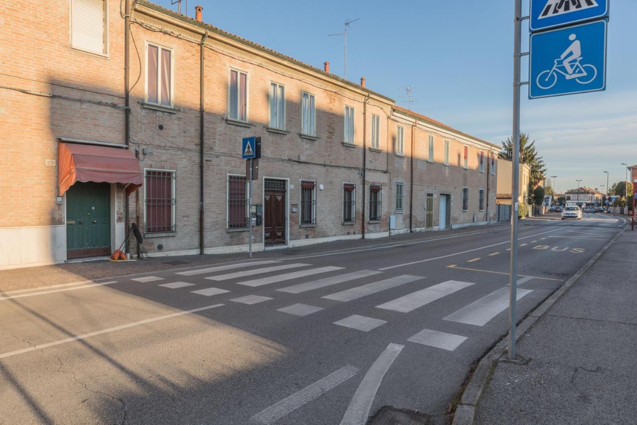 La Dolce Vita Ferrara Luaran gambar